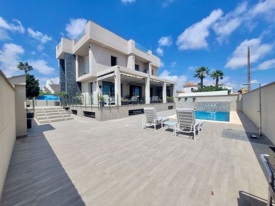 Foto 1 de Xalet en venda a Los Narejos de 4 habitacions amb terrassa i piscina
