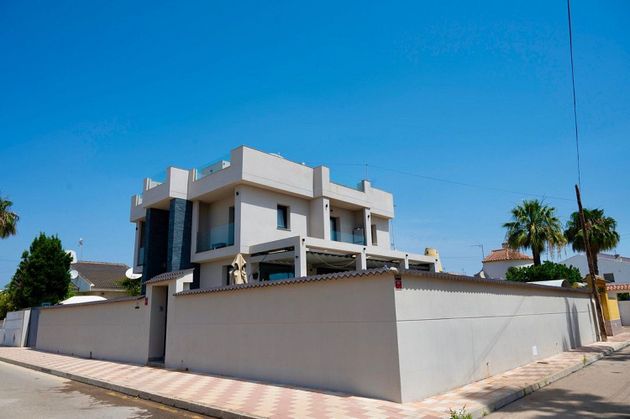 Foto 2 de Xalet en venda a Los Narejos de 4 habitacions amb terrassa i piscina