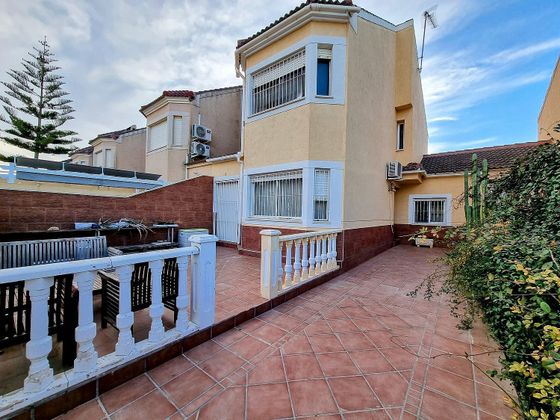 Foto 1 de Venta de casa en calle De Orihuela de 5 habitaciones con terraza y piscina