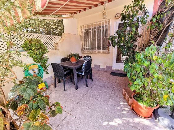 Foto 1 de Venta de casa en calle Manuel Acedo de 4 habitaciones con terraza y jardín