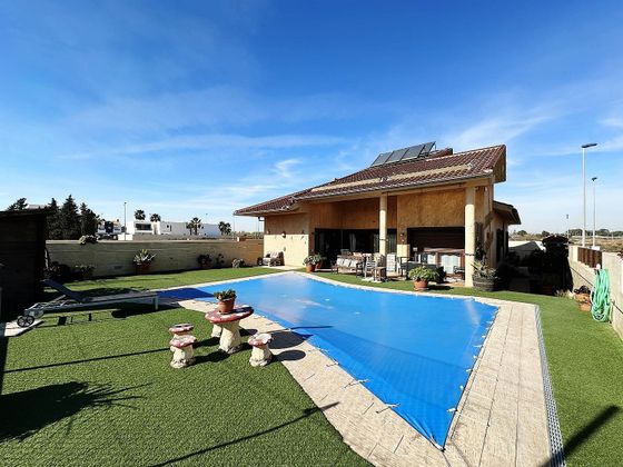 Foto 1 de Casa en venda a calle San Mateo de 4 habitacions amb terrassa i piscina