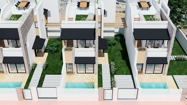 Foto 1 de Casa adossada en venda a calle Emilio Diez de Revenga de 3 habitacions amb terrassa i piscina