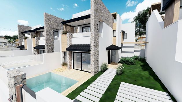 Foto 2 de Casa adossada en venda a calle Emilio Diez de Revenga de 3 habitacions amb terrassa i piscina