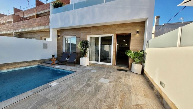 Foto 1 de Casa en venda a calle Corazon de Jesus de 3 habitacions amb terrassa i piscina