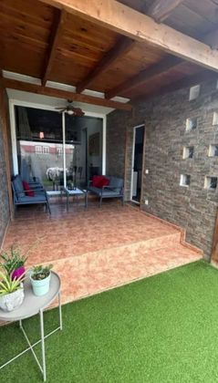 Foto 2 de Casa adossada en venda a Vecindario-Los Llanos de 4 habitacions amb terrassa i piscina
