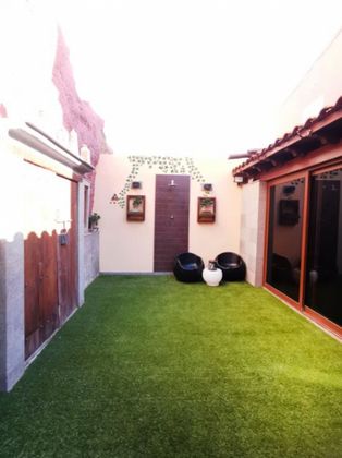Foto 2 de Casa en venda a La Herradura - Balcón del Telde de 3 habitacions amb garatge i jardí