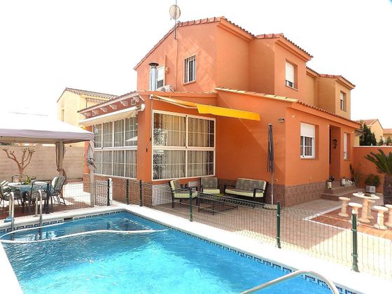 Foto 1 de Casa en venta en Gallipont de 5 habitaciones con terraza y piscina