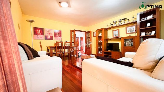 Foto 2 de Dúplex en venta en San Lázaro - Meixonfrío de 3 habitaciones con garaje y jardín