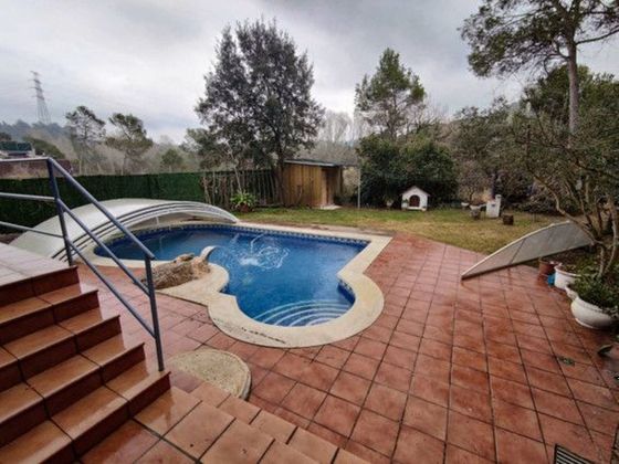 Foto 1 de Xalet en venda a Vacarisses de 4 habitacions amb terrassa i piscina