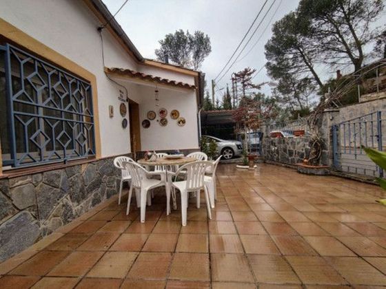 Foto 2 de Chalet en venta en Vacarisses de 4 habitaciones con terraza y piscina