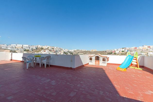 Foto 1 de Casa adossada en venda a calle Cruces de San Juan de 5 habitacions amb terrassa
