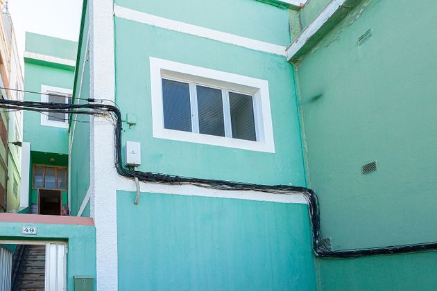 Foto 2 de Casa adossada en venda a calle Cruces de San Juan de 5 habitacions amb terrassa