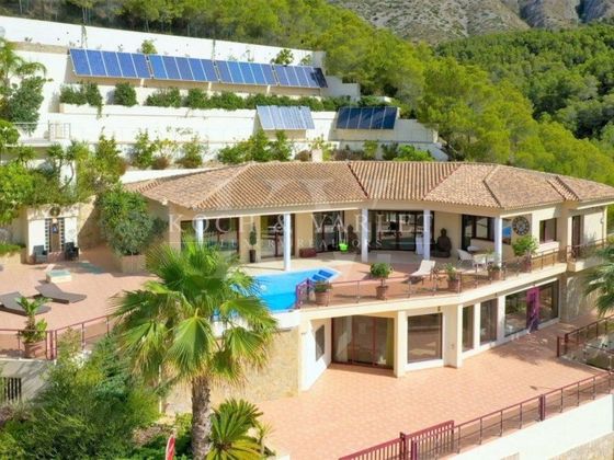 Foto 2 de Venta de chalet en Callosa d´En Sarrià de 6 habitaciones con terraza y piscina