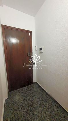 Foto 2 de Piso en venta en Centre - Cornellà de Llobregat de 3 habitaciones con balcón y ascensor