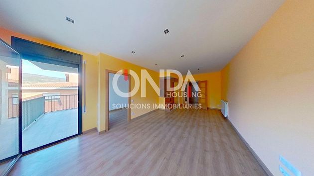 Foto 1 de Piso en venta en avenida De Lleida de 3 habitaciones con terraza y calefacción