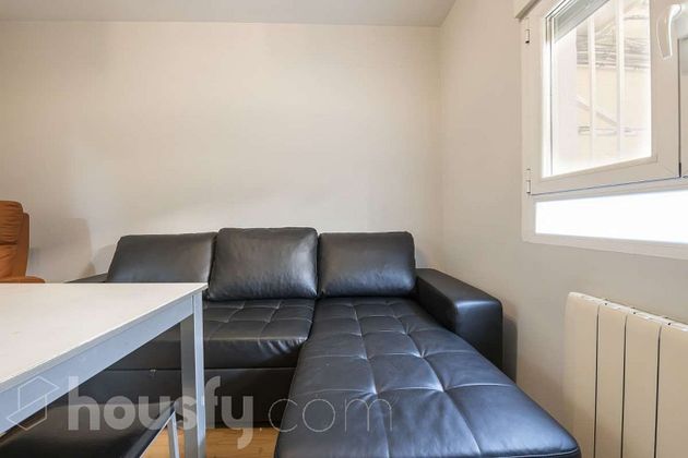 Foto 2 de Piso en alquiler en Aluche de 2 habitaciones con terraza y muebles