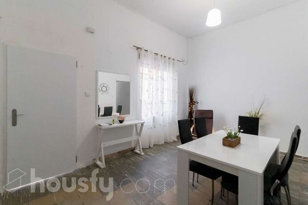 Foto 2 de Piso en alquiler en Zona Llombai de 3 habitaciones y 85 m²