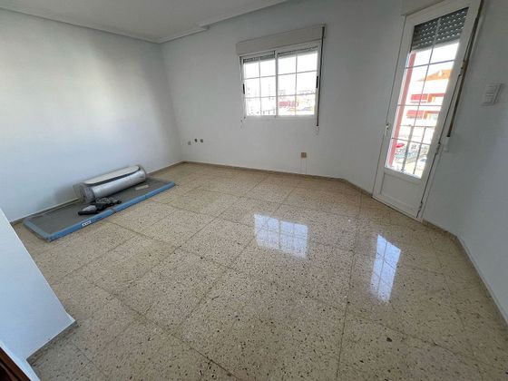 Foto 2 de Piso en venta en Almendralejo de 4 habitaciones con balcón y aire acondicionado