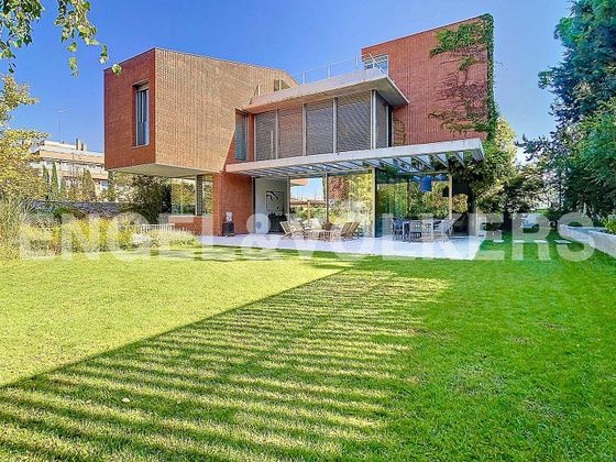 Foto 1 de Xalet en venda a Ciudad Universitaria de 5 habitacions amb piscina i garatge