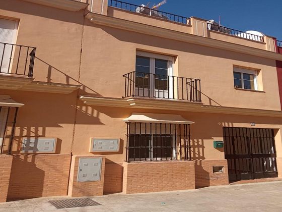 Foto 1 de Casa en venda a calle Encarnacion Esteban Flores de 3 habitacions amb garatge