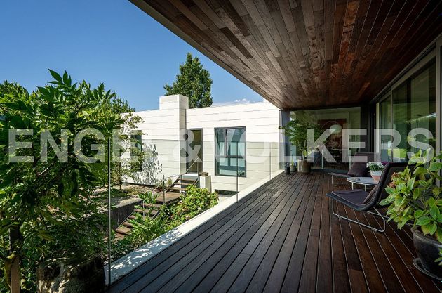 Foto 1 de Venta de chalet en Montecerrao de 7 habitaciones con terraza y piscina