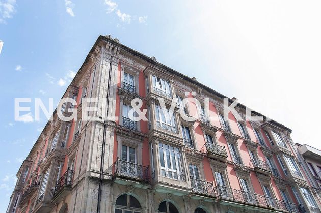 Foto 2 de Pis en venda a calle San Bernardo de 3 habitacions amb balcó i calefacció