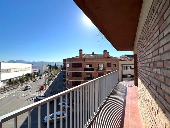 Foto 1 de Pis en venda a El Poble Sec de 4 habitacions amb balcó i ascensor