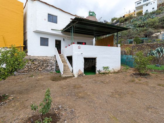 Foto 1 de Casa rural en venda a calle Los Llanetes de 3 habitacions amb terrassa i jardí