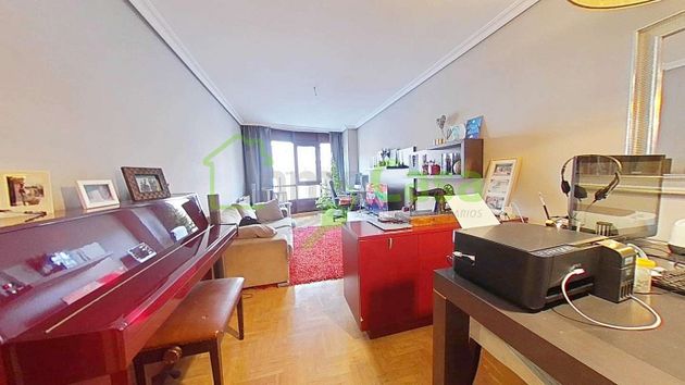 Foto 2 de Pis en venda a Milán - Pumarín - Teatinos de 3 habitacions amb garatge i calefacció