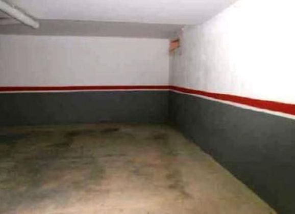 Foto 2 de Garatge en venda a calle Prat de la Riba de 10 m²
