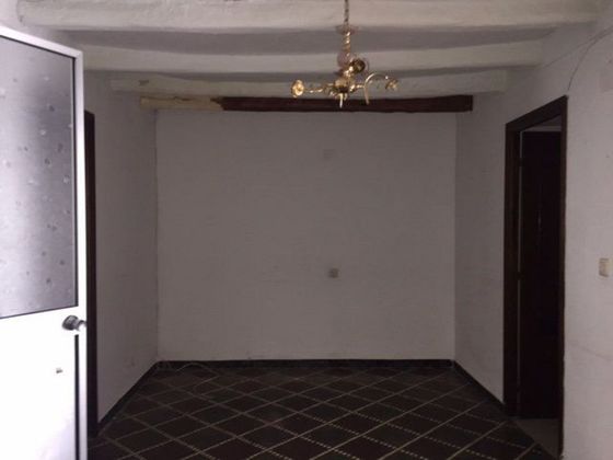Foto 2 de Casa en venda a calle Enmedio de 4 habitacions i 143 m²