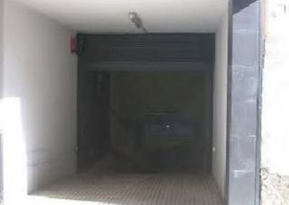 Foto 2 de Garaje en venta en calle De la Plana de Can Bertran de 10 m²