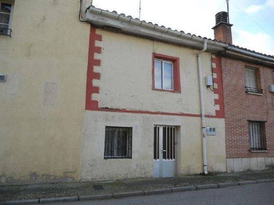 Foto 1 de Casa en venda a calle San Lorenzo de 2 habitacions i 140 m²
