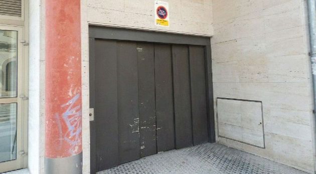 Foto 2 de Garatge en venda a calle D'amàlia Soler de 10 m²