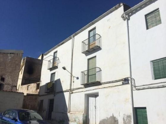 Foto 1 de Casa en venda a calle Carasoles de 5 habitacions amb balcó