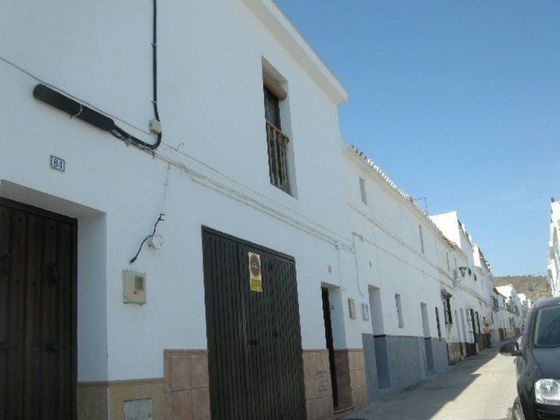Foto 2 de Casa en venda a calle Sobrealta de 4 habitacions amb terrassa i garatge