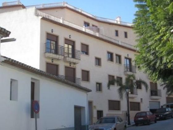 Foto 2 de Pis en venda a avenida Marina Baixa de 3 habitacions amb garatge i balcó
