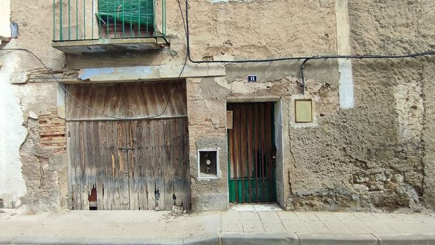 Foto 2 de Casa en venda a calle Aragón de 4 habitacions i 205 m²