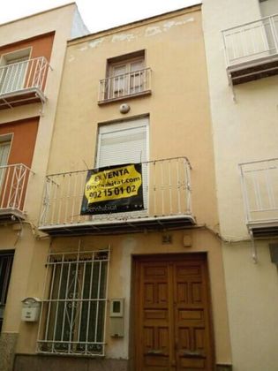 Foto 2 de Casa en venda a calle Granados de 3 habitacions amb balcó