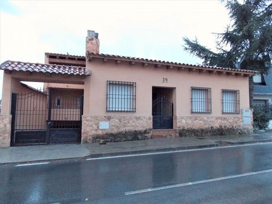 Foto 2 de Casa en venda a calle Don Manuel Martínez Aedo de 5 habitacions amb terrassa i piscina