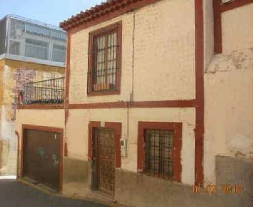 Foto 1 de Casa en venda a calle San Jerónimo de 3 habitacions amb terrassa i garatge