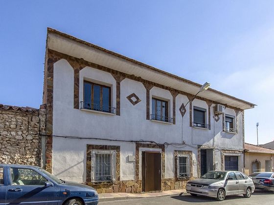 Foto 2 de Casa en venda a calle San Isidro de 4 habitacions amb terrassa