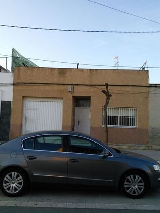 Foto 1 de Casa en venta en calle Sant Miquel de 4 habitaciones con garaje