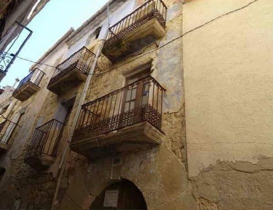 Foto 1 de Venta de casa en calle De Sant Antoni de 3 habitaciones y 321 m²