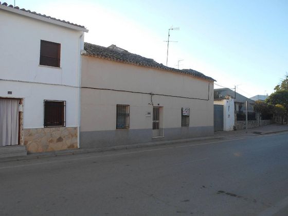 Foto 2 de Casa en venta en calle Cervantes de 2 habitaciones con terraza