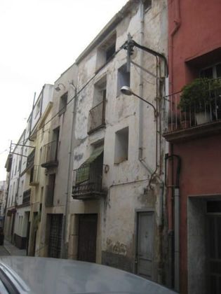 Foto 2 de Casa en venda a calle El Pilar de 6 habitacions amb balcó