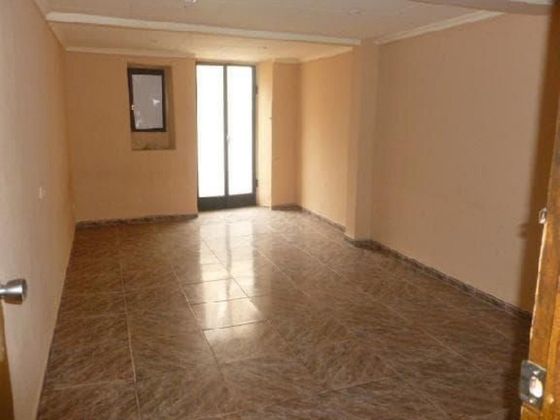 Foto 2 de Venta de piso en calle Sant Roc de 3 habitaciones con terraza