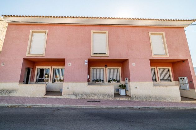 Foto 1 de Casa en venda a calle San Pascual de 4 habitacions amb terrassa i garatge
