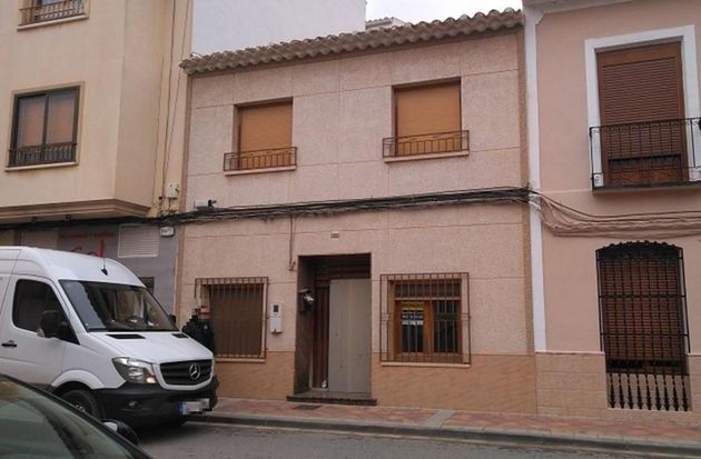 Foto 1 de Venta de casa en calle De la Villa de 4 habitaciones y 202 m²