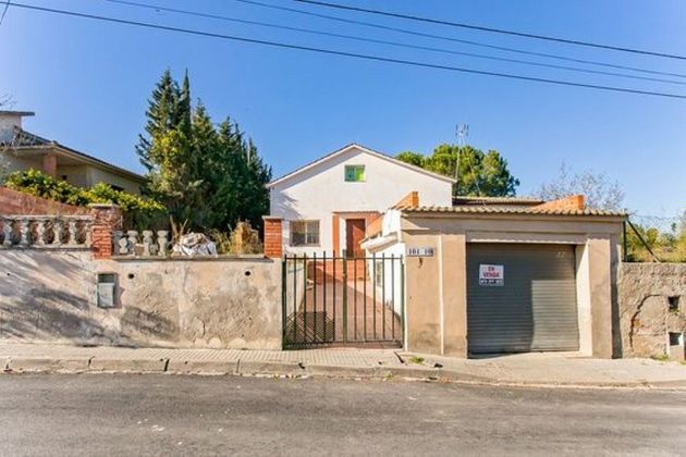 Foto 1 de Casa en venda a calle Del Bosc de 1 habitació amb garatge i jardí